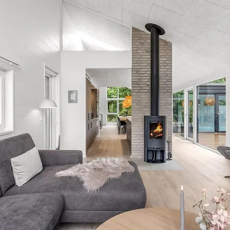 Filippine - 800m From The Sea By Interhome * Glesborg