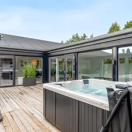 Filippine - 800m From The Sea By Interhome